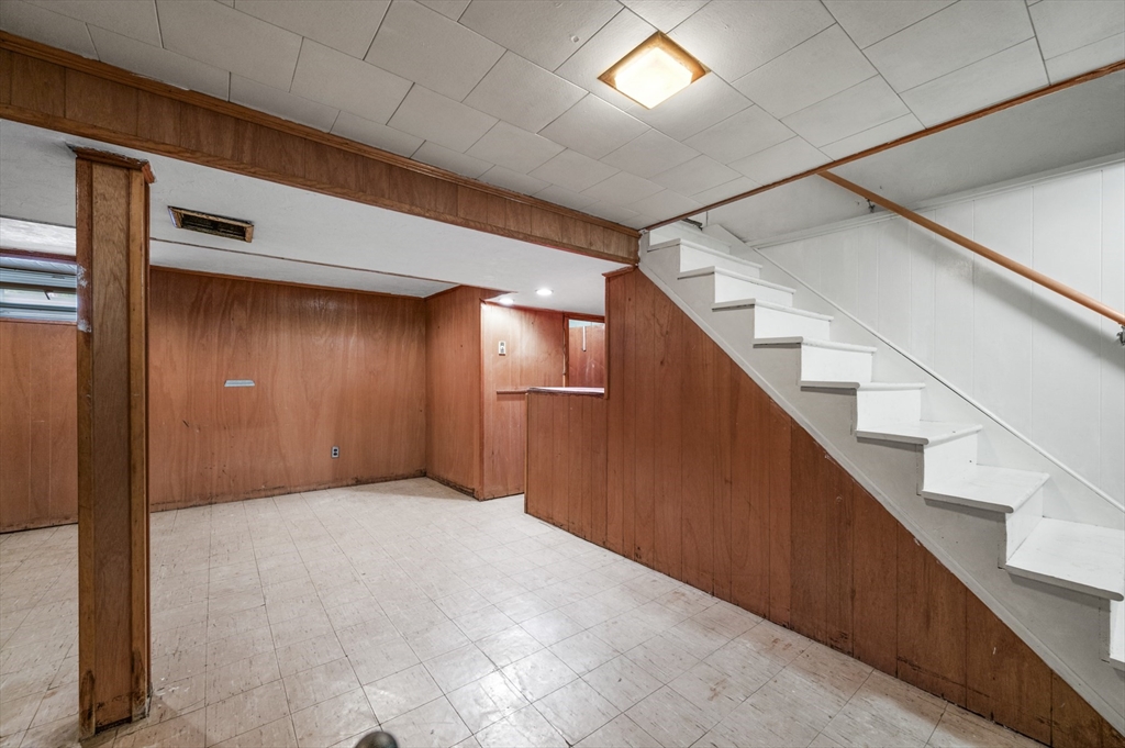 14 Arnold Rd