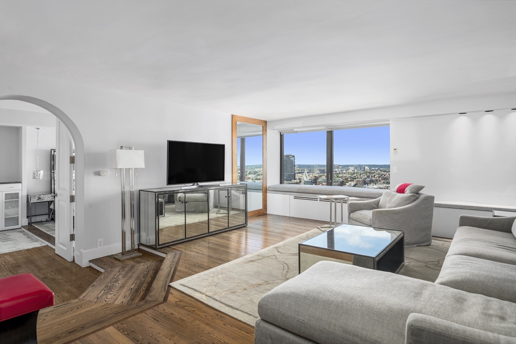 65 East India Row Unit: PHC