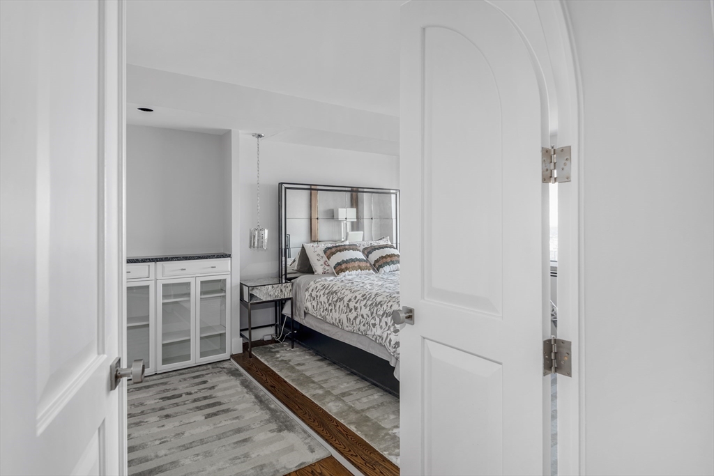 65 East India Row Unit: PHC