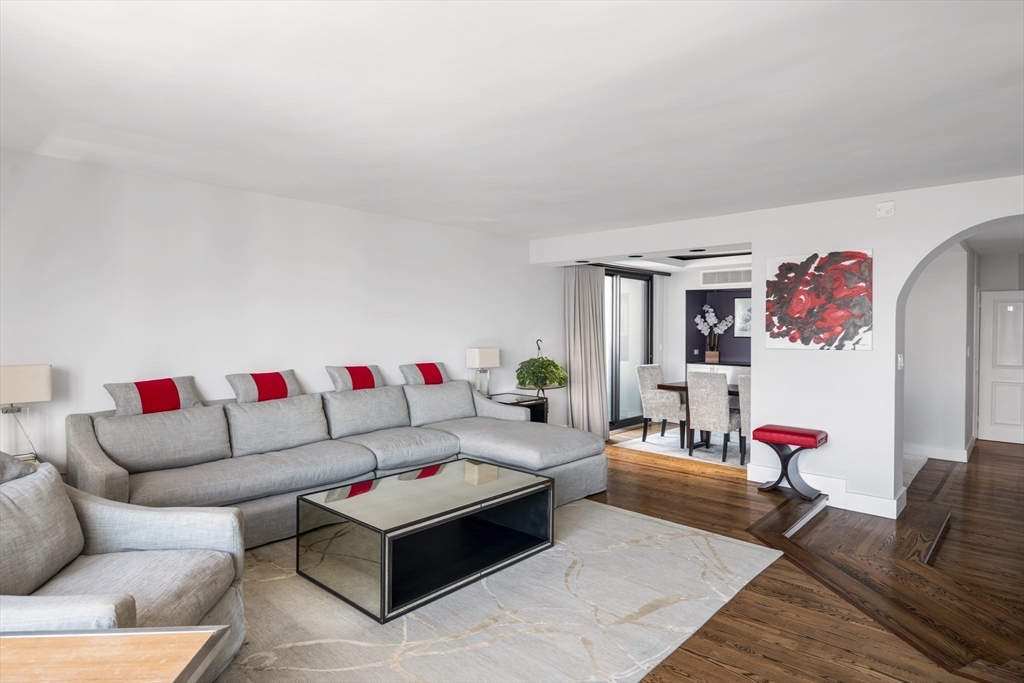 65 East India Row Unit: PHC