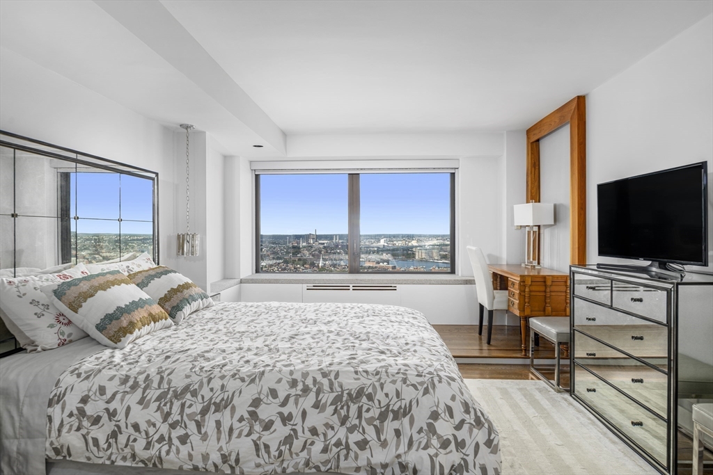 65 East India Row Unit: PHC