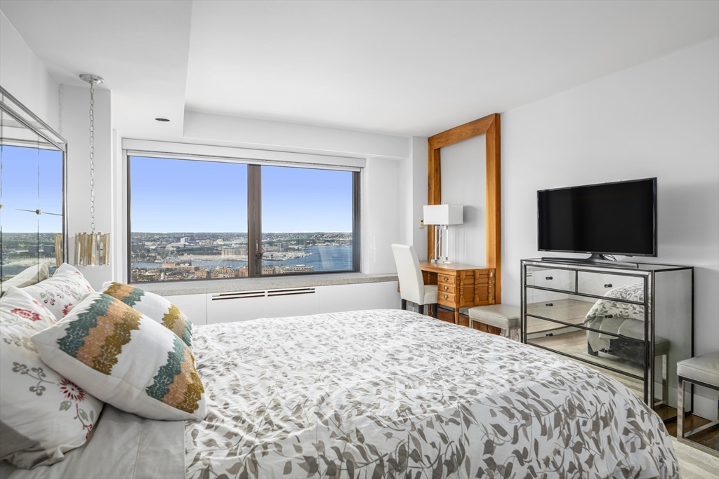 65 East India Row Unit: PHC
