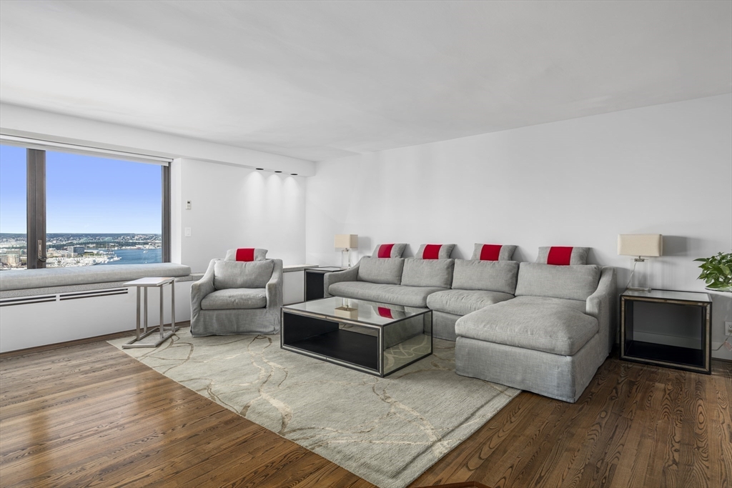 65 East India Row Unit: PHC