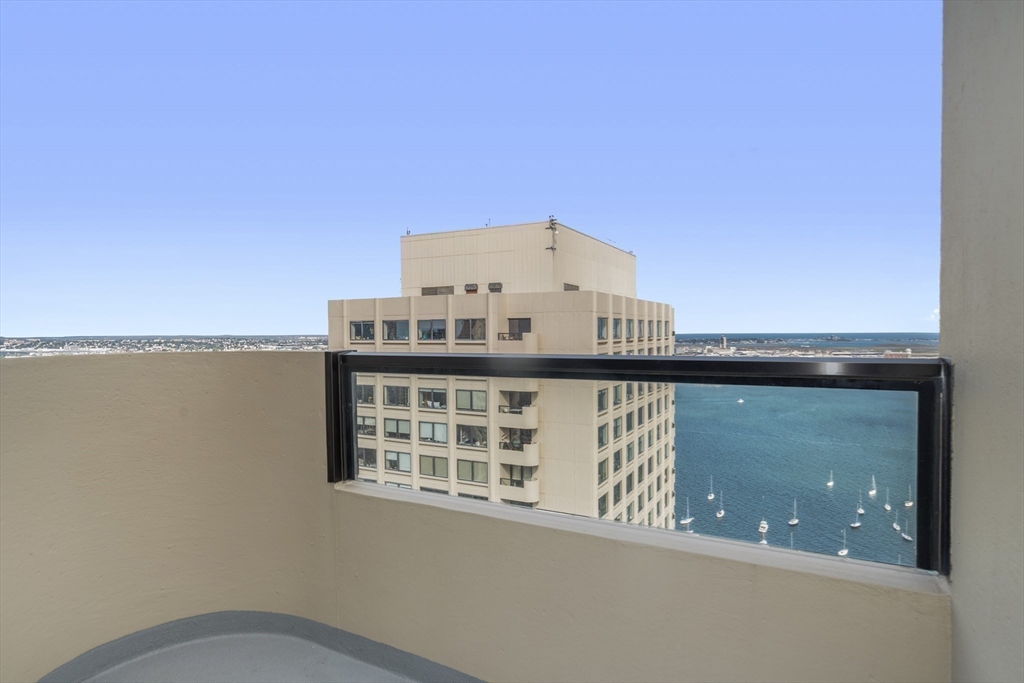 65 East India Row Unit: PHC