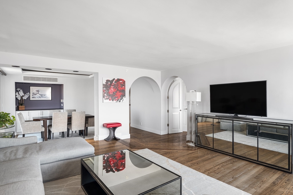 65 East India Row Unit: PHC
