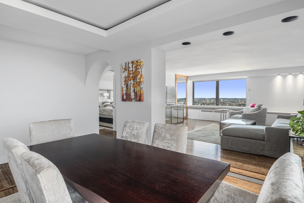 65 East India Row Unit: PHC