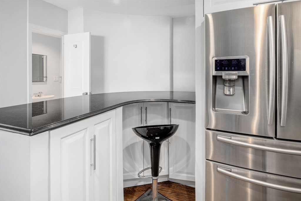 65 East India Row Unit: PHC