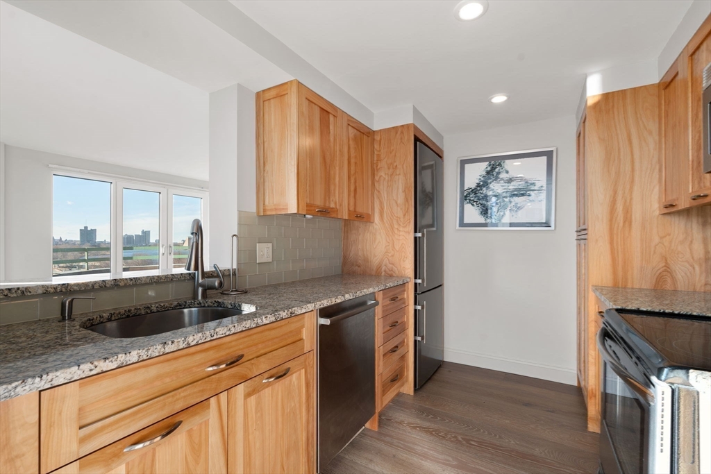 492 Beacon # 76