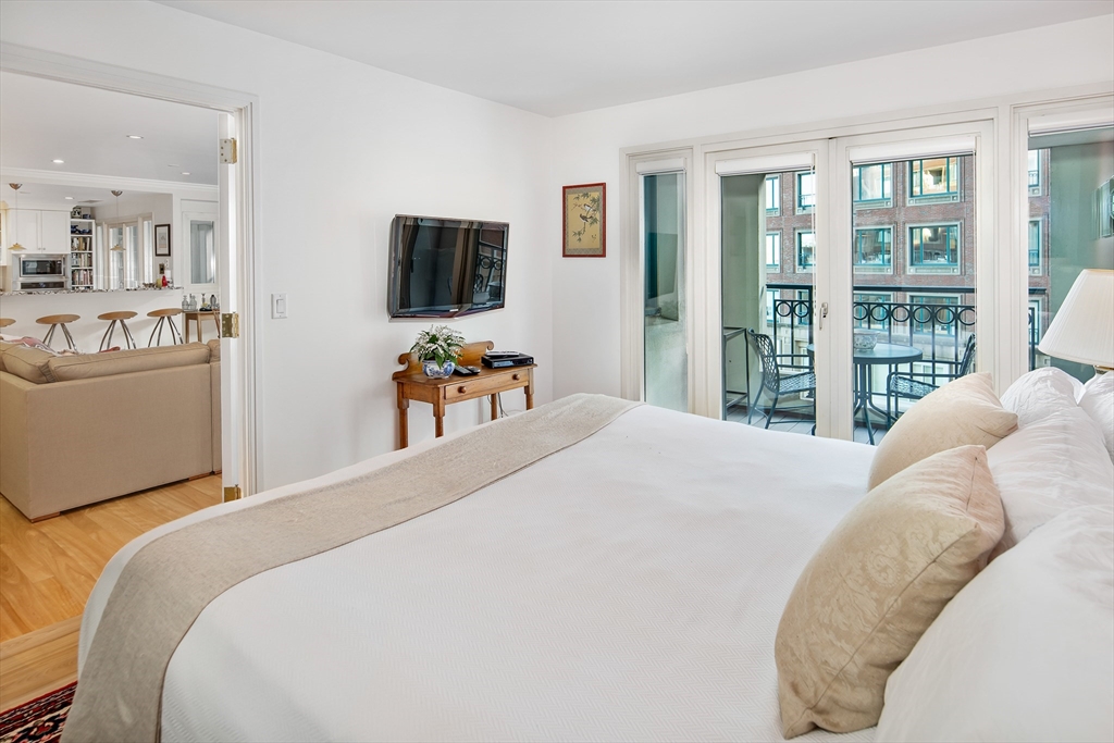 20 Rowes Wharf # 406