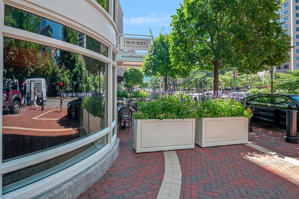20 Rowes Wharf # 406