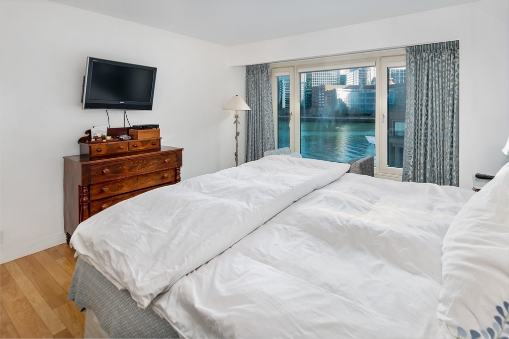 20 Rowes Wharf # 406