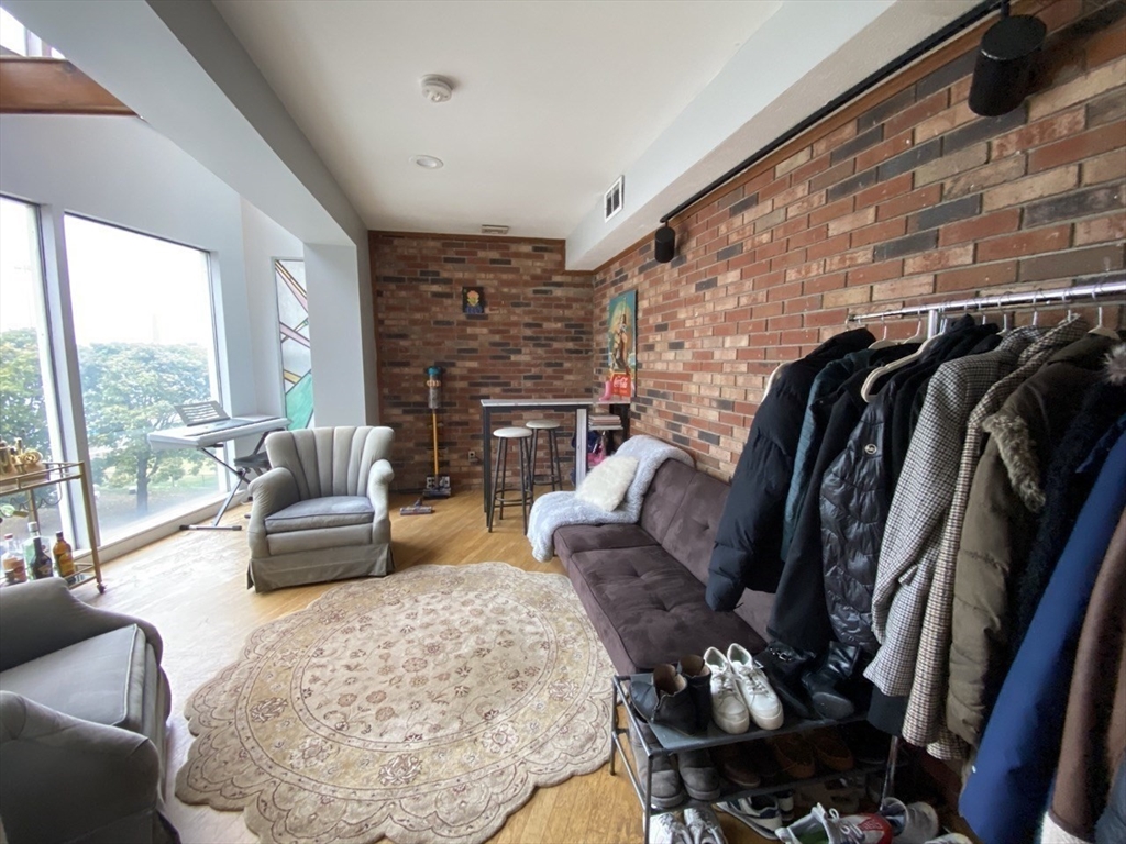 103 Charter St # 3