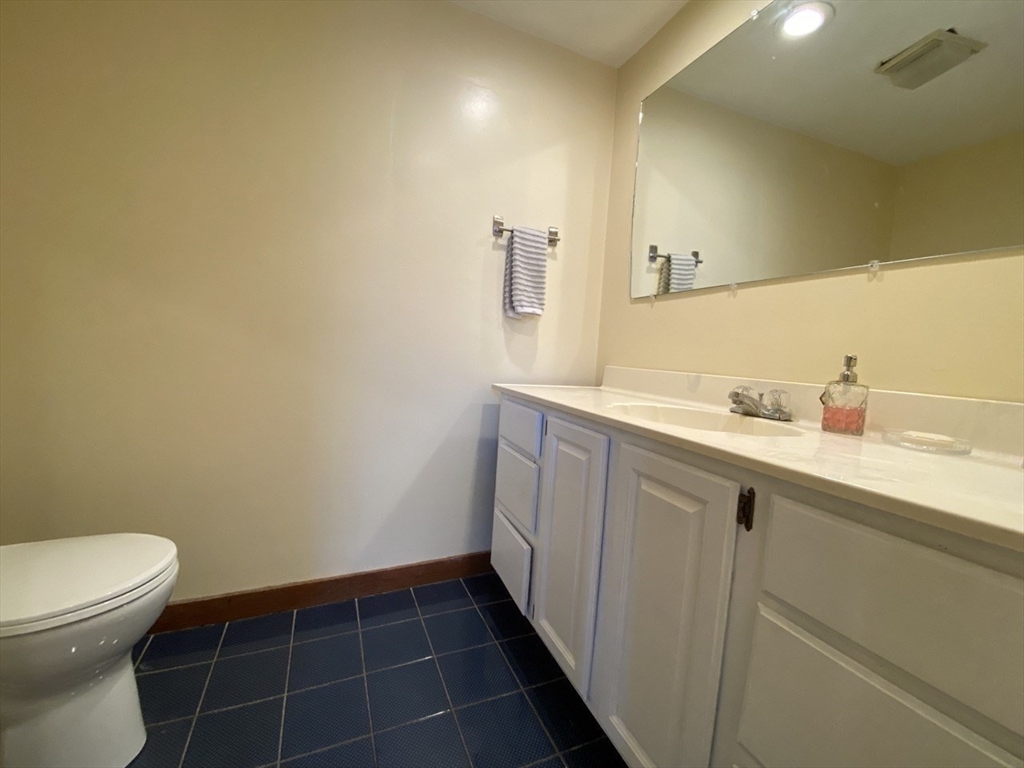 103 Charter St # 3