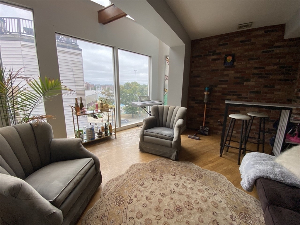 103 Charter St # 3
