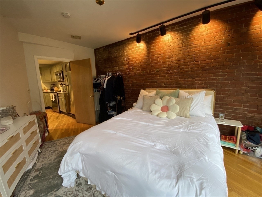 103 Charter St # 3