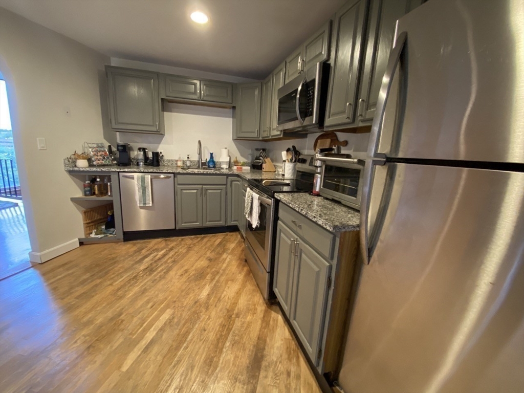 103 Charter St # 3