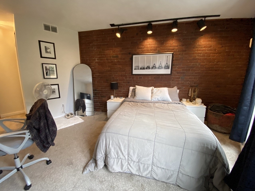 103 Charter St # 3