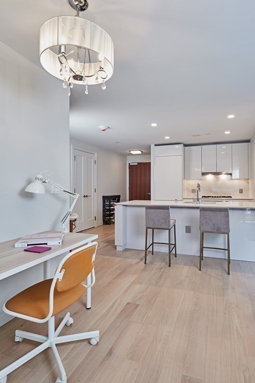 133 Seaport Blvd # 1215