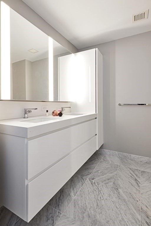 133 Seaport Blvd # 1215