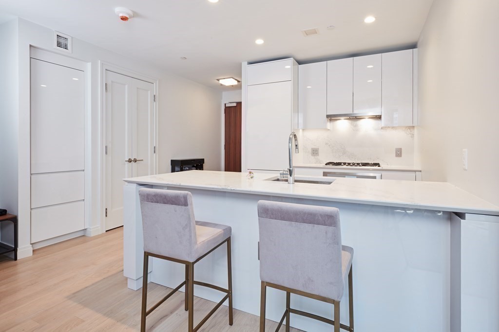 133 Seaport Blvd # 1215