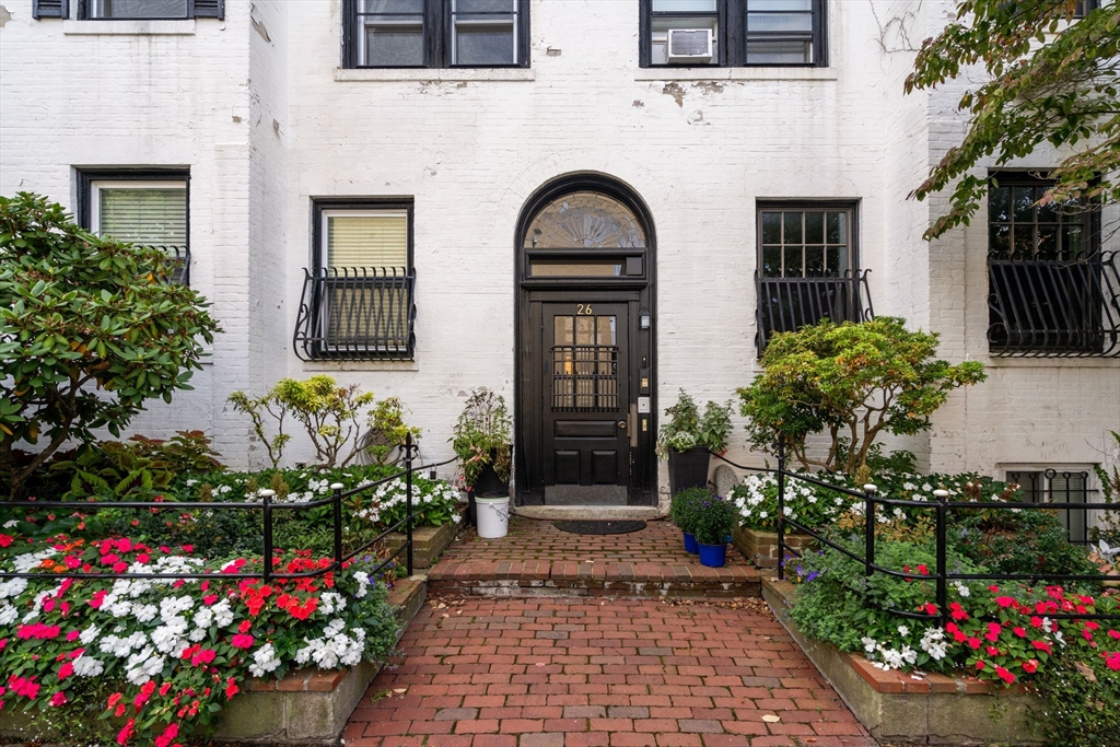 26 Medfield St # 5