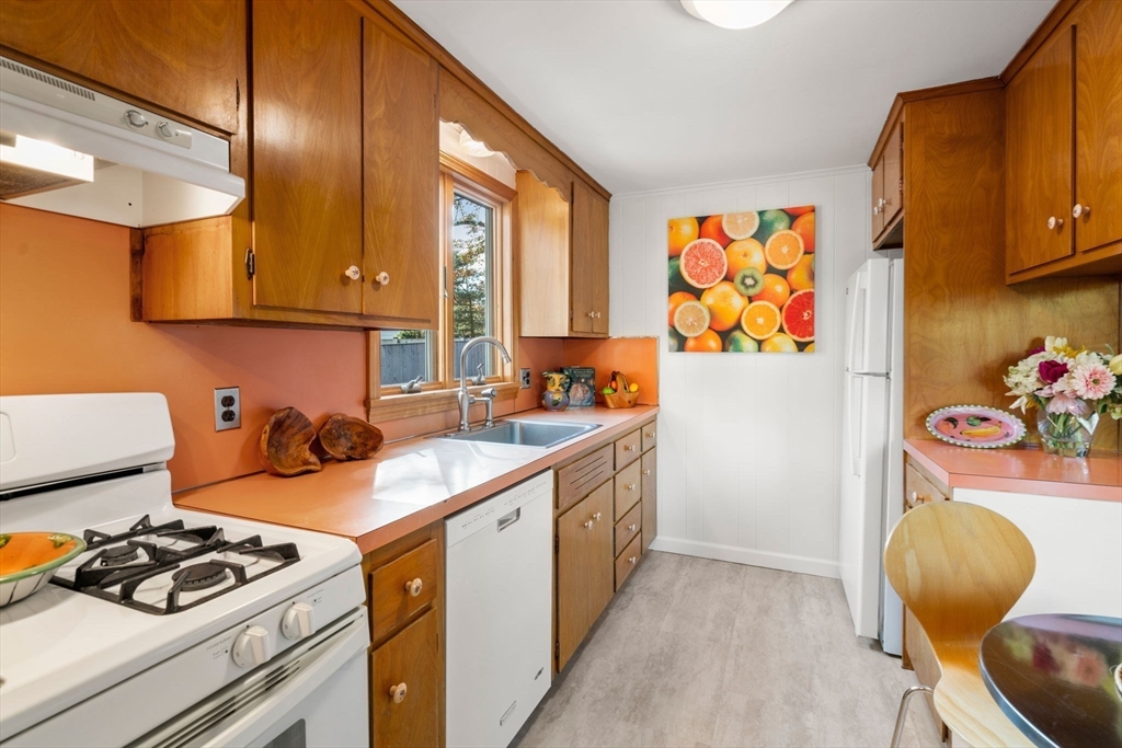 73 Clearwater Rd