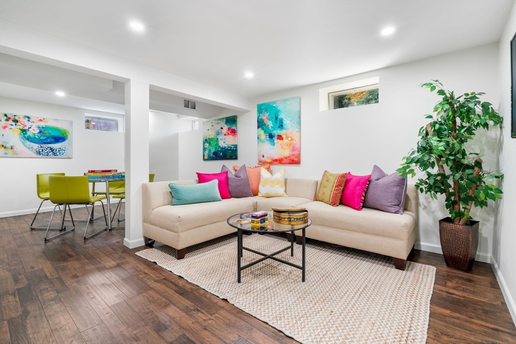 73 Clearwater Rd