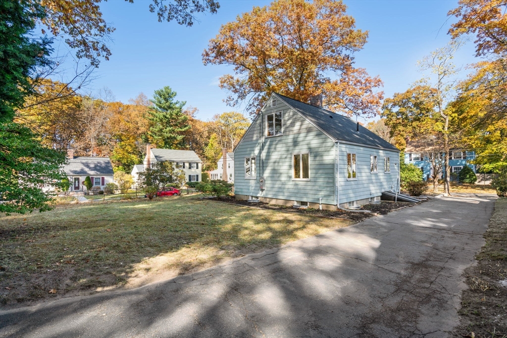 73 Clearwater Rd