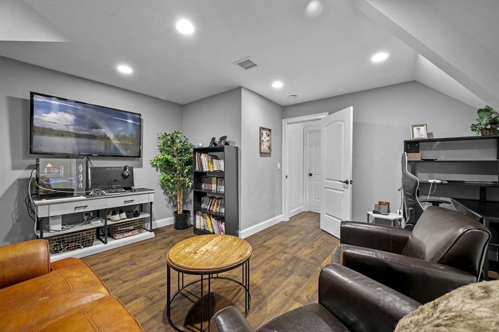 65 Wright Rd