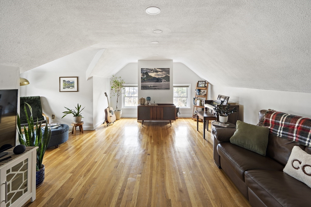 227 Nesmith Unit: E