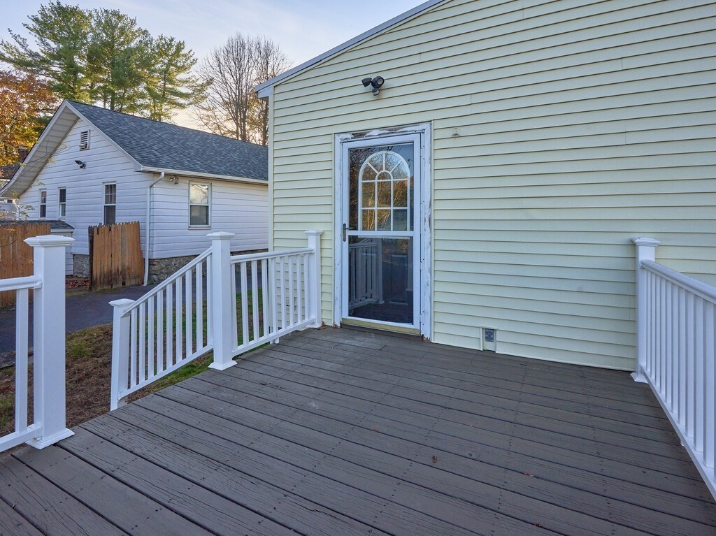 10 Ackerman Rd