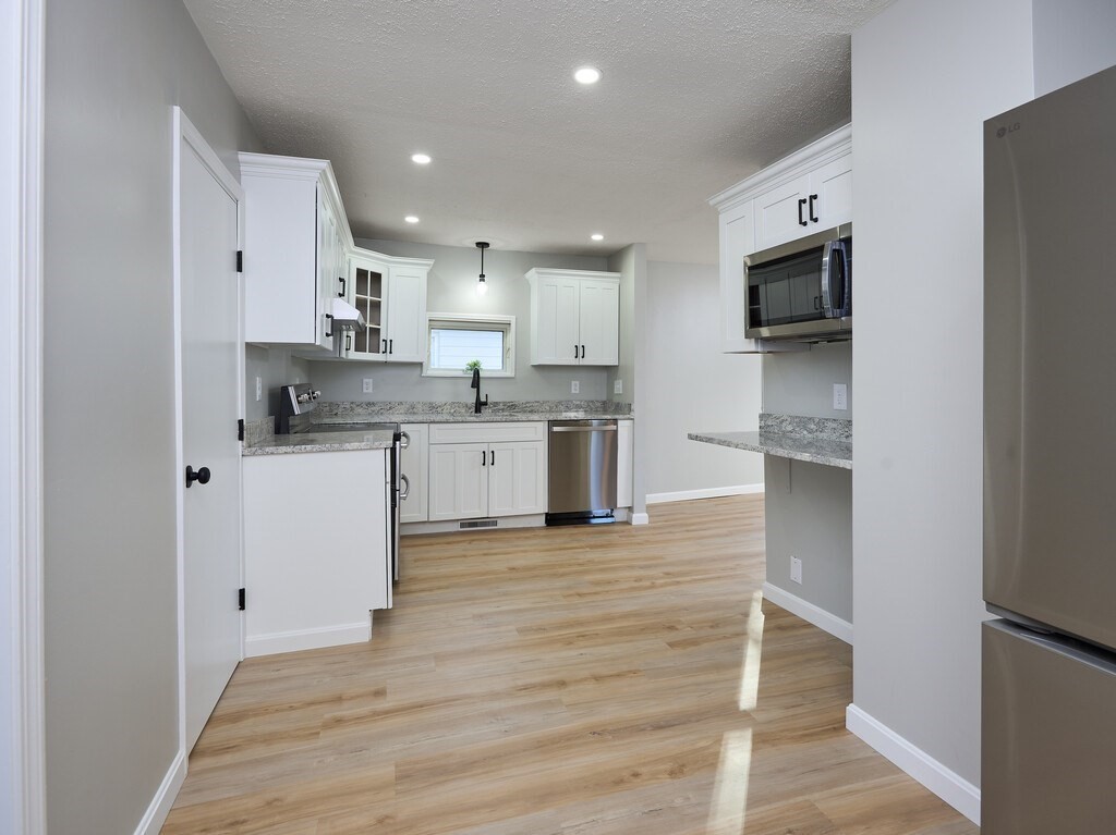 10 Ackerman Rd