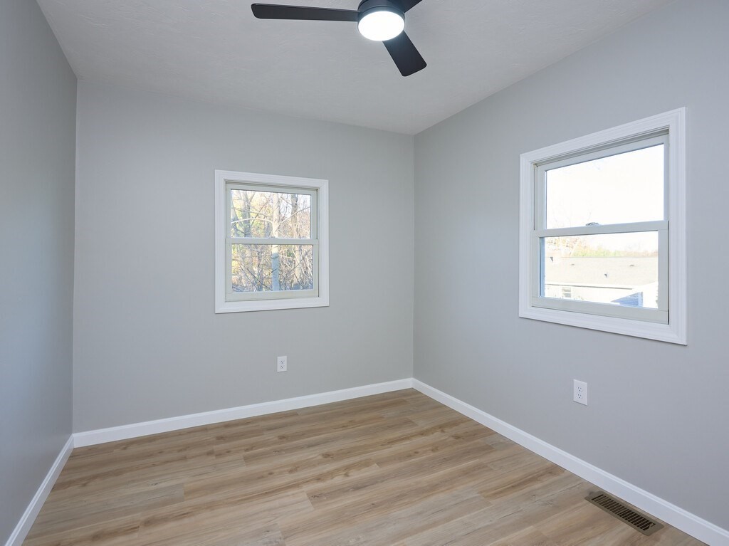 10 Ackerman Rd