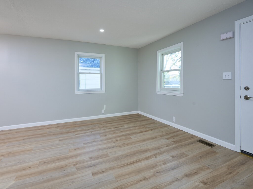 10 Ackerman Rd