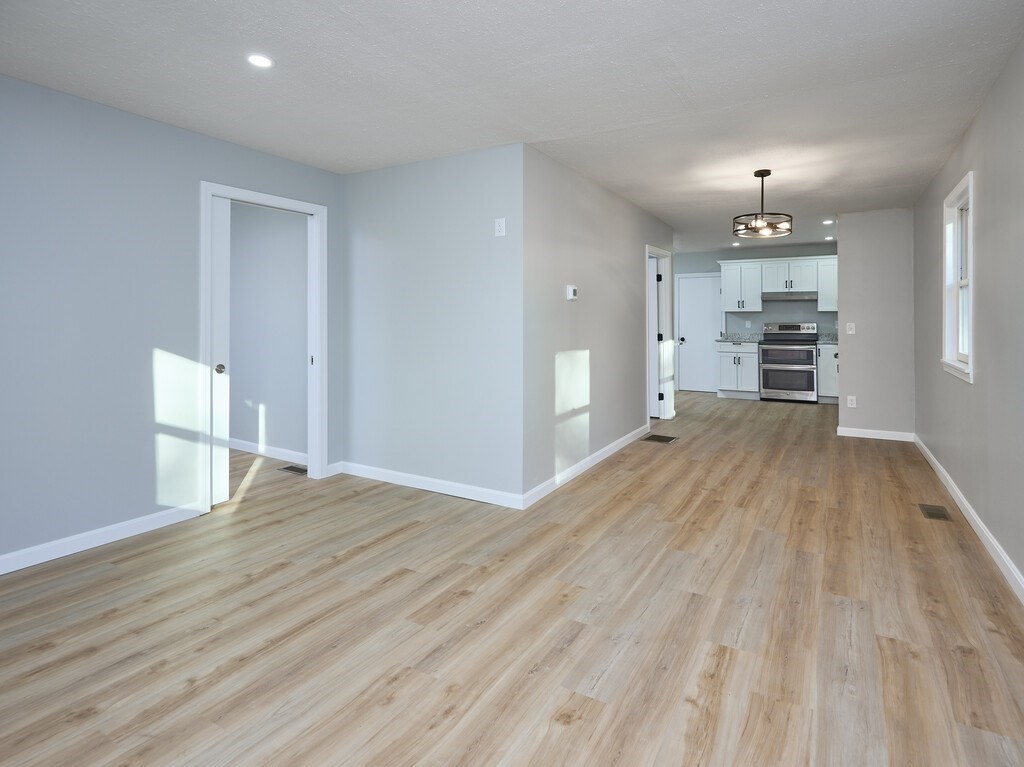 10 Ackerman Rd