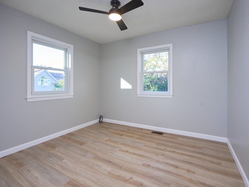 10 Ackerman Rd