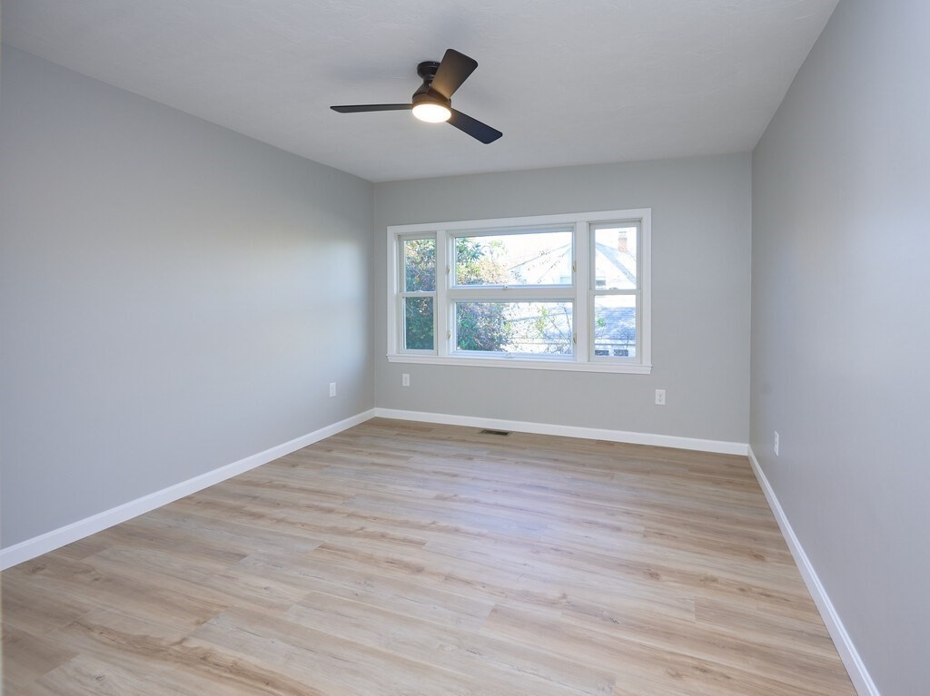 10 Ackerman Rd