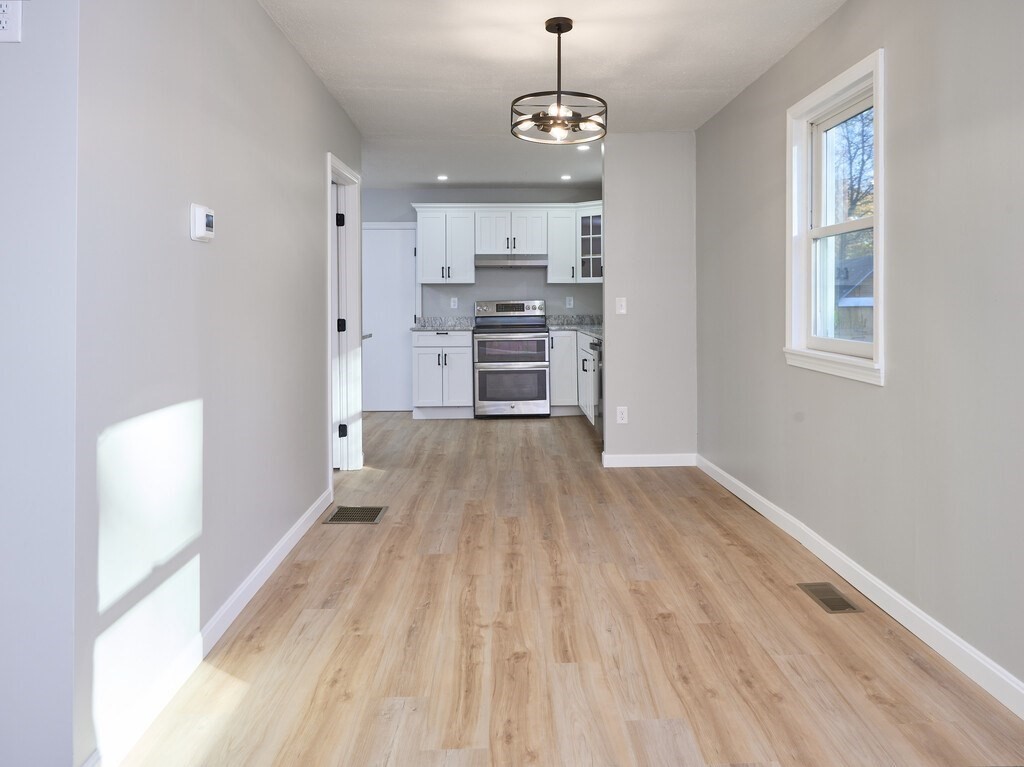 10 Ackerman Rd