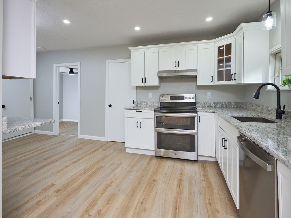 10 Ackerman Rd