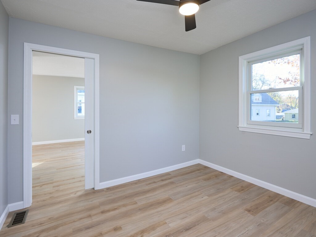 10 Ackerman Rd