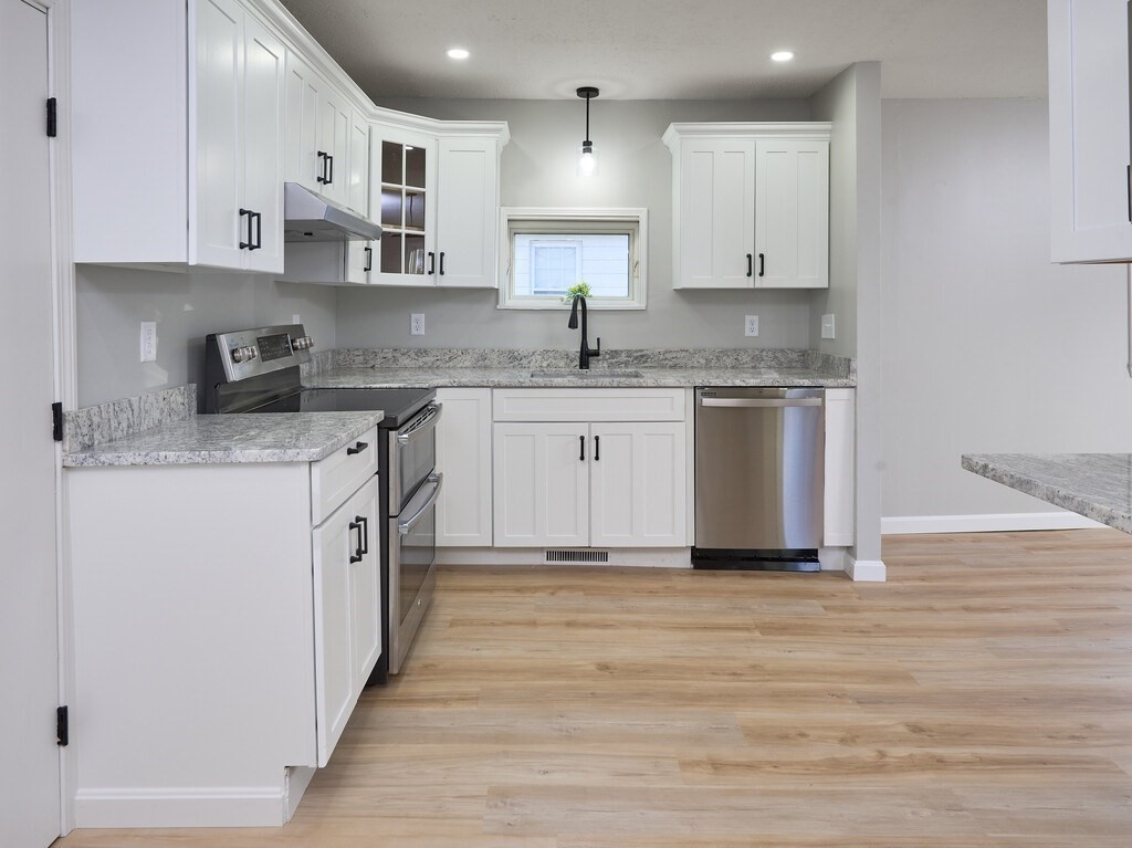 10 Ackerman Rd
