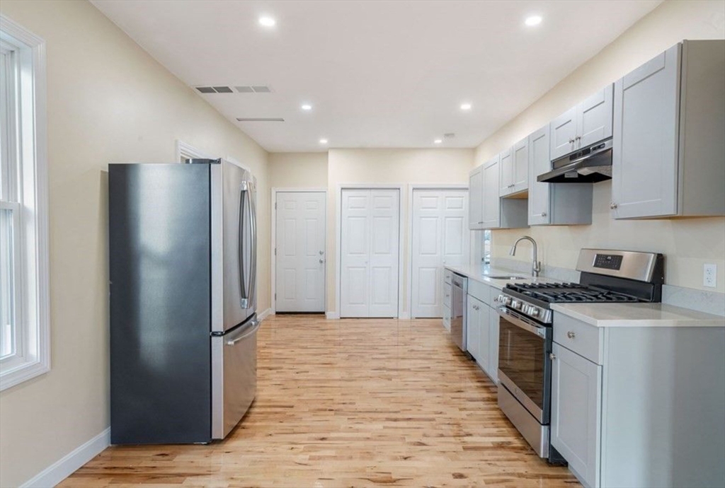 34 Hooper St # 2