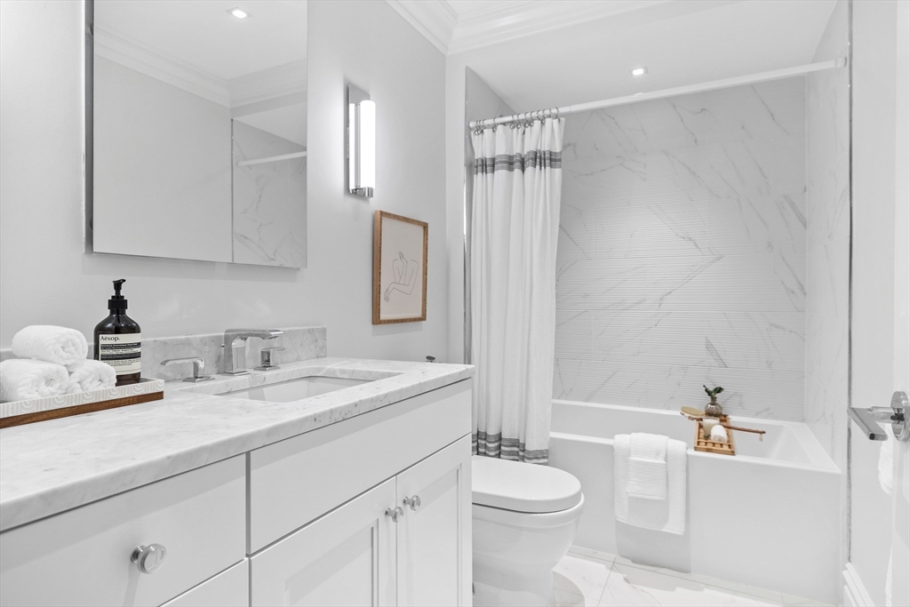32 Derne St # 2C