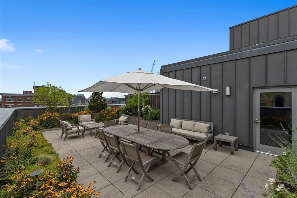 32 Derne St # 2C