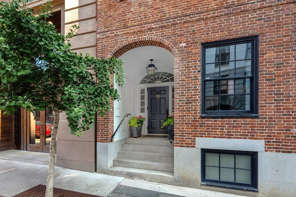 32 Derne St # 2C