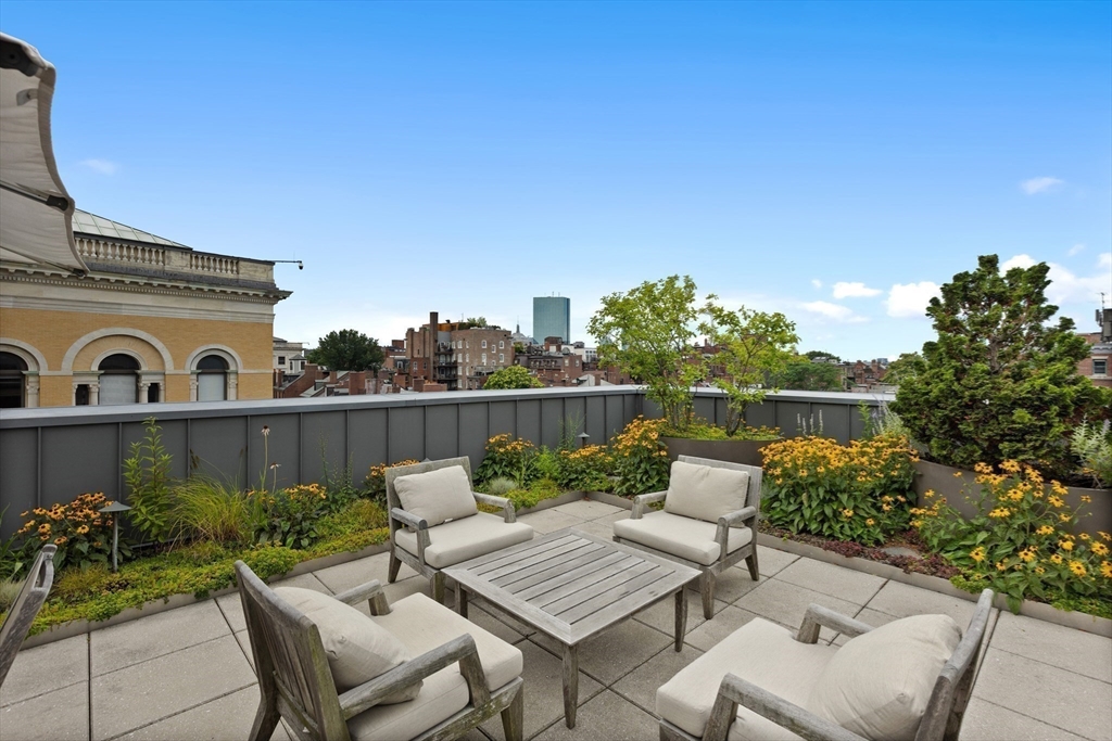 32 Derne St # 2C