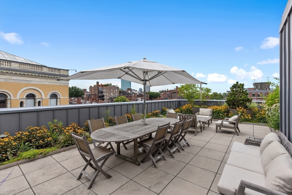 32 Derne St # 2C