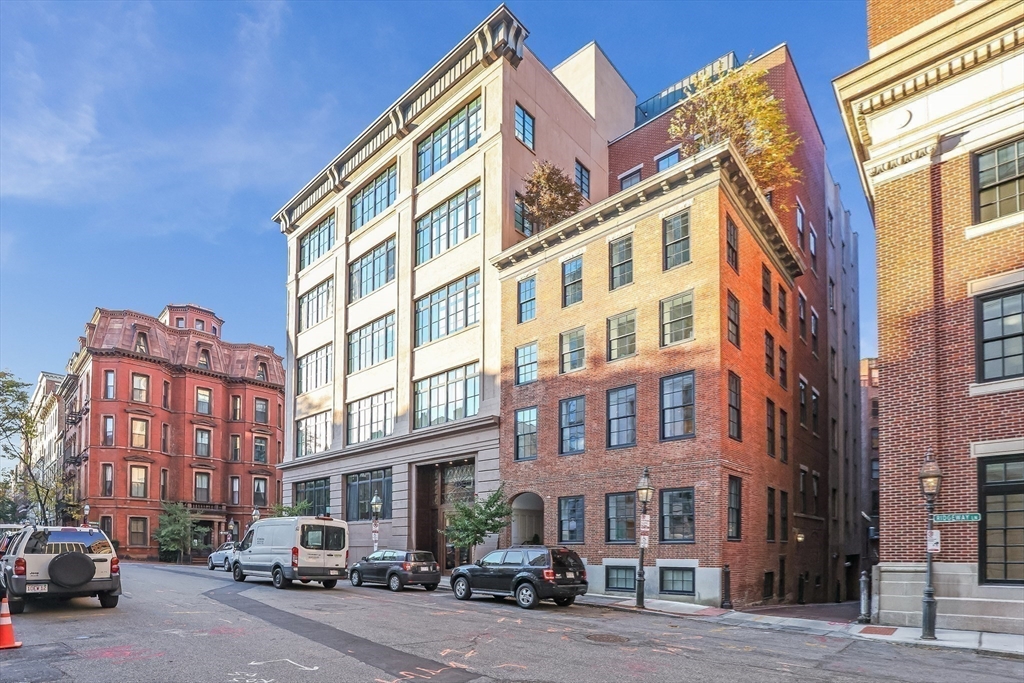 32 Derne St # 2C