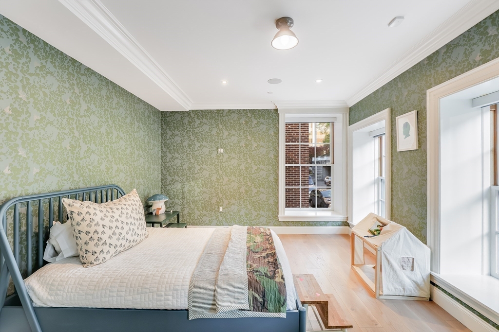32 Derne St # 2C