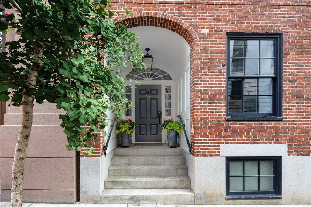32 Derne St # 2C